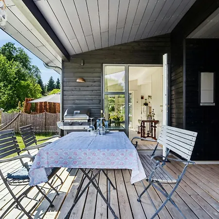 Ferienhaus New Vacation By The